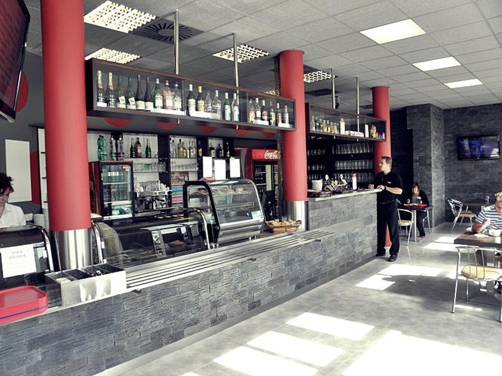 Alessandria Hradec Kralove Ngoại thất bức ảnh