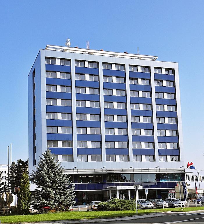 Alessandria Hradec Kralove Ngoại thất bức ảnh